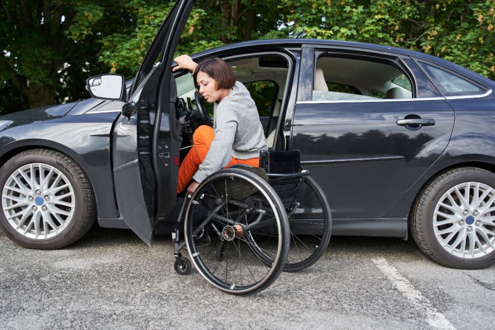 車いすを使用している家族がいる　イメージ